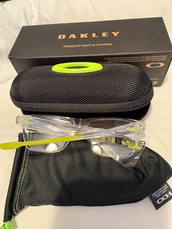 Oakley youth RX OY8026 Polished Clear Eyeglass Frames 43-16-129 Nex Box