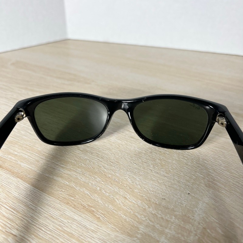 Ray-Ban RB2132 New Wayfarer 901 Sunglasses Black DAMAGED 55-18 Italy gallery