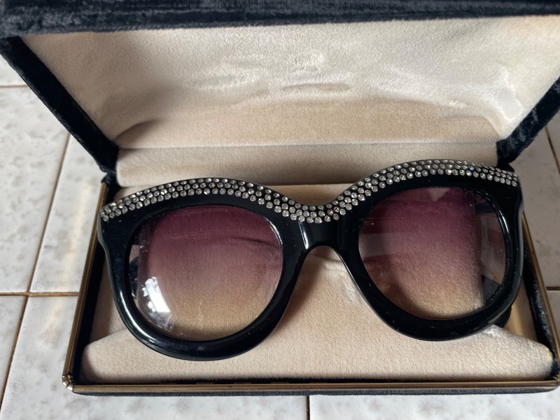 Beautiful Vintage Francis Klein Sunglasses Black with rhinestones