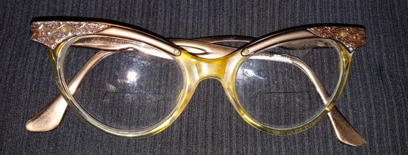 VINTAGE WOMEN’S. VICTORY CAT EYE BIFOCAL EYE GLASSES FRAMES 50’S 5 1/2″ ALUM