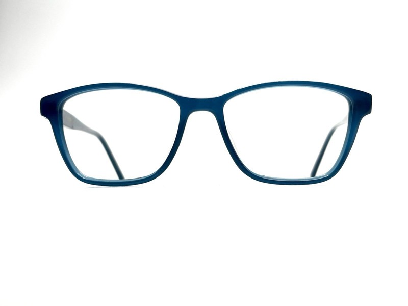 Vera Wang Blue Cat Eye Glasses Crystal Temple Kosina BL 52 16 135