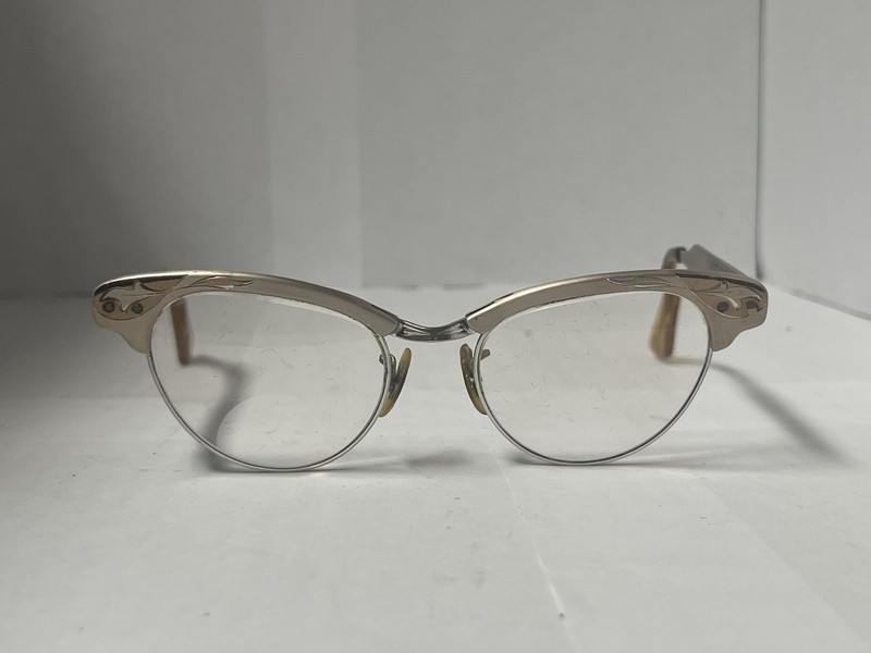 Vintage SHURON 4 1/4-5 1/2 Women’s Eyeglasses “FRAME ONLY” ALUM CAT EYE HALF RIM