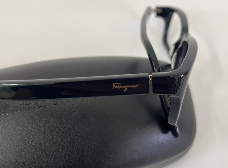 Salvatore Ferragamo Sf2656 Frame Only And Case For Parts Or Repair, See Pictures gallery