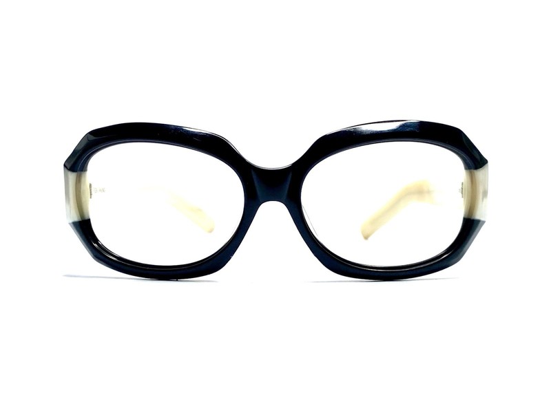 Vera Wang Black Pearl White Oversized Oval Wrap Glasses V200 WH 54 17 145