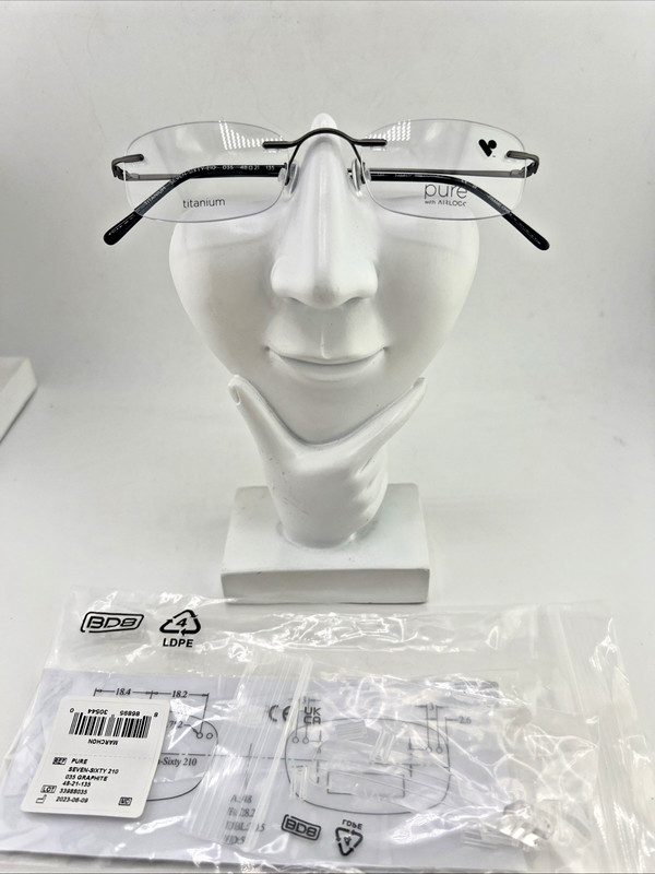 Pure Titanium with Airlock Seven-Sixty 210 Eyeglasses Graphite 035 48-21-135