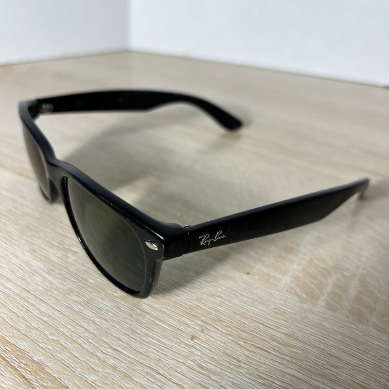 Ray-Ban RB2132 New Wayfarer 901 Sunglasses Black DAMAGED 55-18 Italy gallery