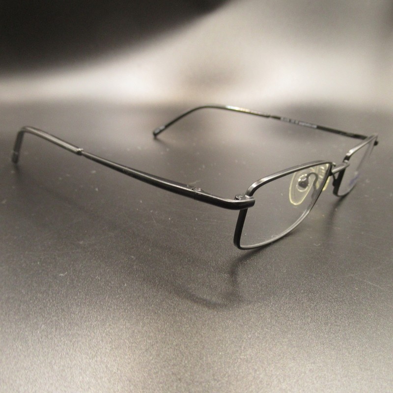 Globe Eyeglass Frames M570 Black Metal Rectangular 47-17-135 Unisex gallery