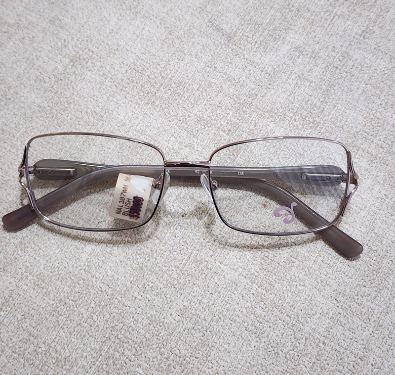 New Madison Avenue Silver Metal Oval Eyeglasses WP MAL107WM 52 16 135