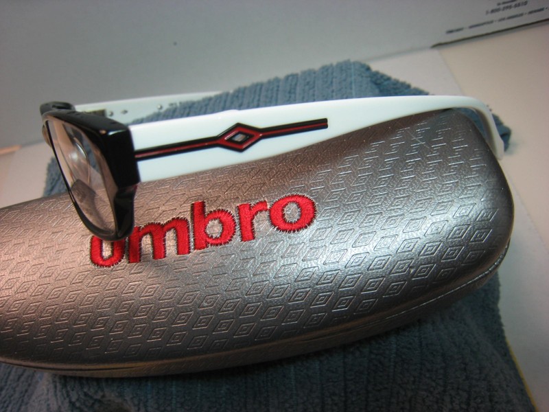 UMBRO EYEGLASSES FRAME U913 BLACK 52-15-135 DEMO WITH GENERIC BLACK CASE gallery