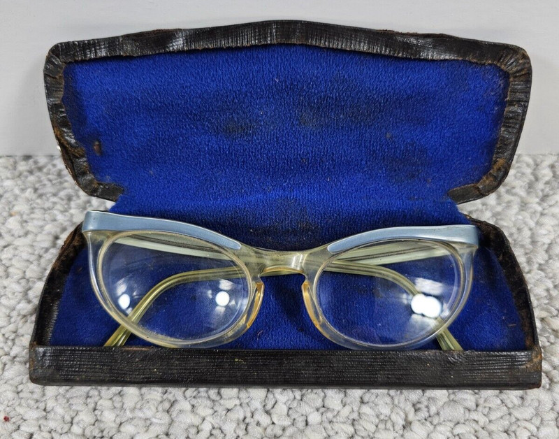 Vintage Women’s Shuron 5 1/2 Cat Eye Plastic Eyeglass Frames with Hard Case