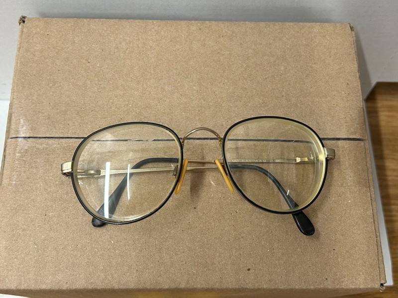 VTG Martin Wells Eyeglasses Frames Matte Black Gold Oversize Round 54-21-140 gallery