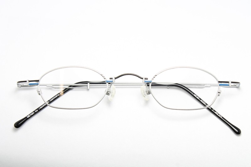 Wire MENIA 4222-1 Vintage Eyeglasses Frame Small lenses Germany 90s