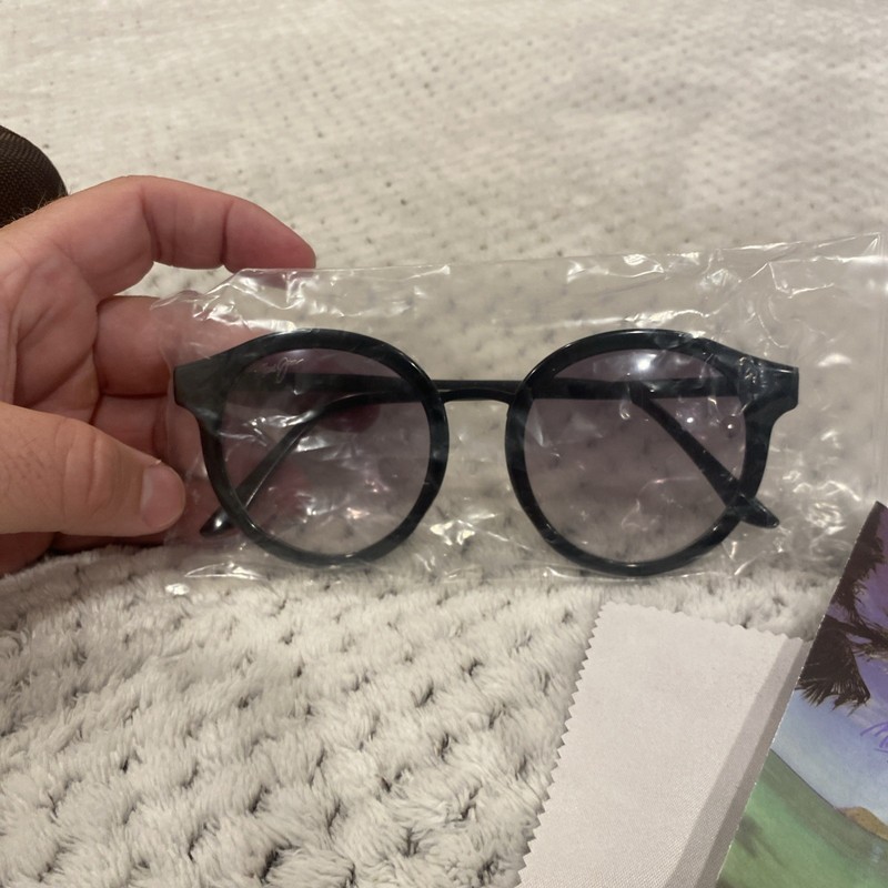 Maui Jim Ladies Classic 32 Sunglasses Round Full Rim 51 17 145mm Glossy BRN Case gallery