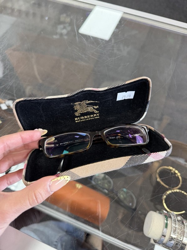 Pre-owned Burberry rectangular eyeglasses, featuring a brown tortoiseshell frame