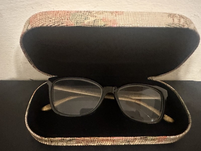 Marilyn Monroe Glasses Serial# MMR118EP 004 +2.00 CE With Floral Case