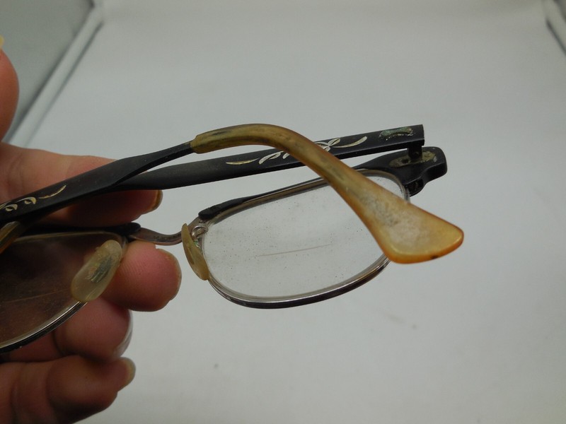 H10 Universal Black Floral Vtg Eyeglasses Frame Alum 3 3/4-5 3/4 Cat Eye gallery