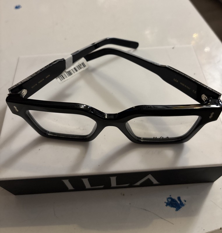 ILLA EYEGLASSES FRAMES ONLY/ RENTA BLACK 52/19/135 gallery