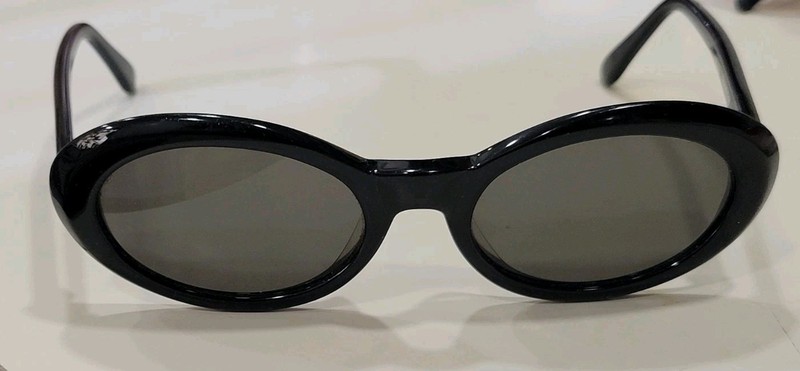 Vintage Kenneth Cole Jackie Oh! 300 Sunglasses Black Oval Frames 90s Retro 140mm
