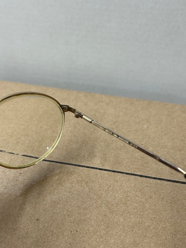 Marchon Flexon Eyeglasses Frames Matte Black Gold Round Cable Ear 48-19-135 gallery