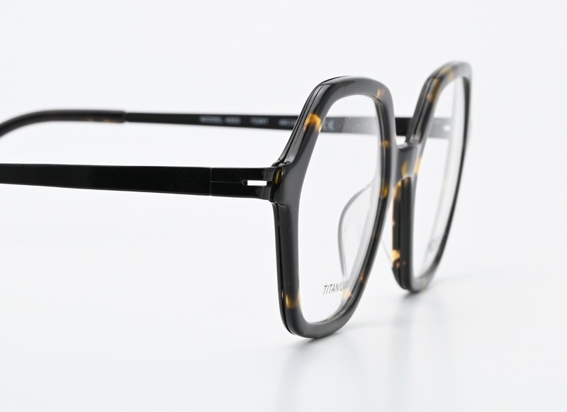 MODO Glasses Frame Model 4553 TORT 48-20 142 Titanium Light Gloss Tortoise Shell gallery