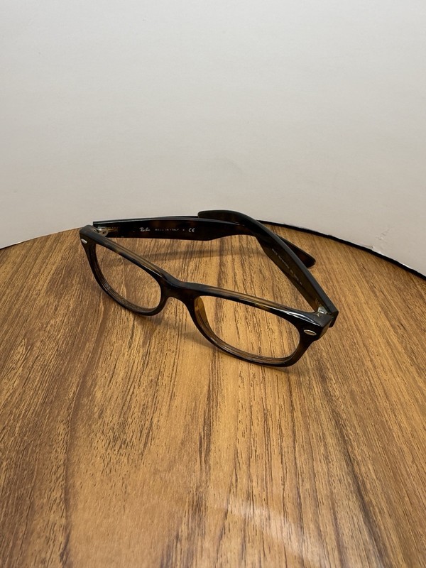 Ray-Ban RB 2132 New Wayfarer 902 Tortoise Frame 52-18 Very Clean Lenses Needed