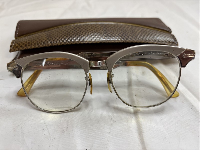 Vtg Shuron Eyeglasses Silver Cat Eye Frames 5.50 Alum USA Retro Classic Design