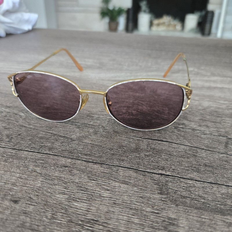 Vtg Sophia Loren M48 Eyeglasses Frame Gold Filigree MOP Temple 306 17 135 gallery