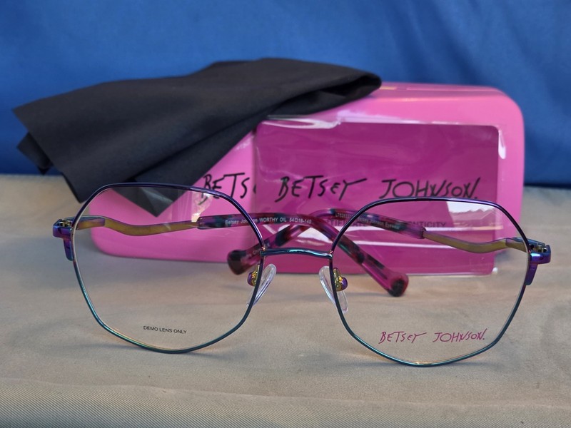 New Women’s Betsey Johnson Eyeglass Frame Worthy Oil Metal 54-18-140