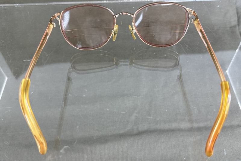 Linda Eyeglasses Frames Only 18A 54-18 135 Semi Oval Gold & Pink Frame Only Read gallery